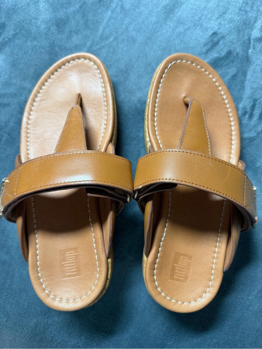 FitFlop Leather Toe Post Sandals – Tan - Picture 12 of 14